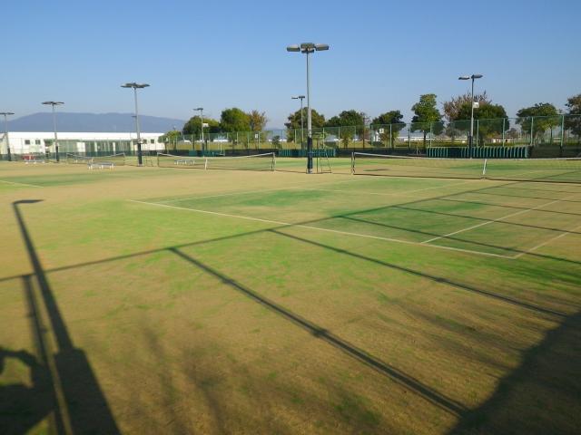 新宝満川テニスコート